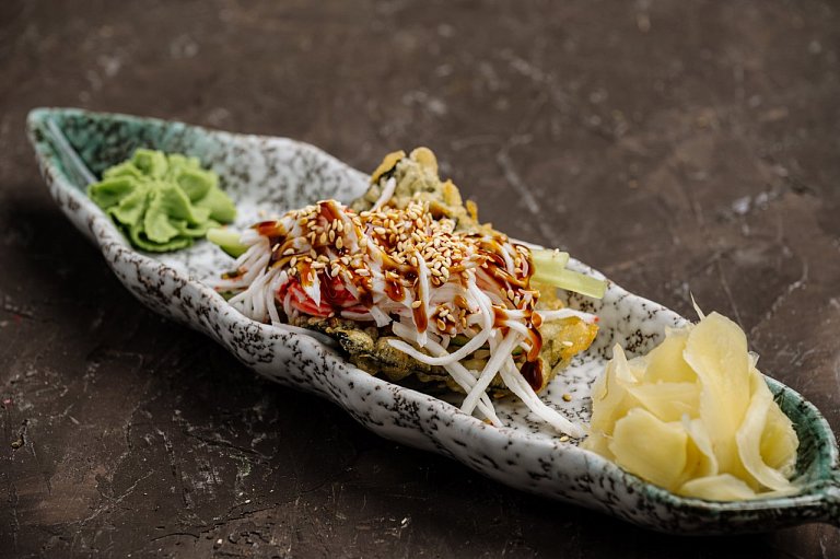 Ю Суширито со снежным крабом